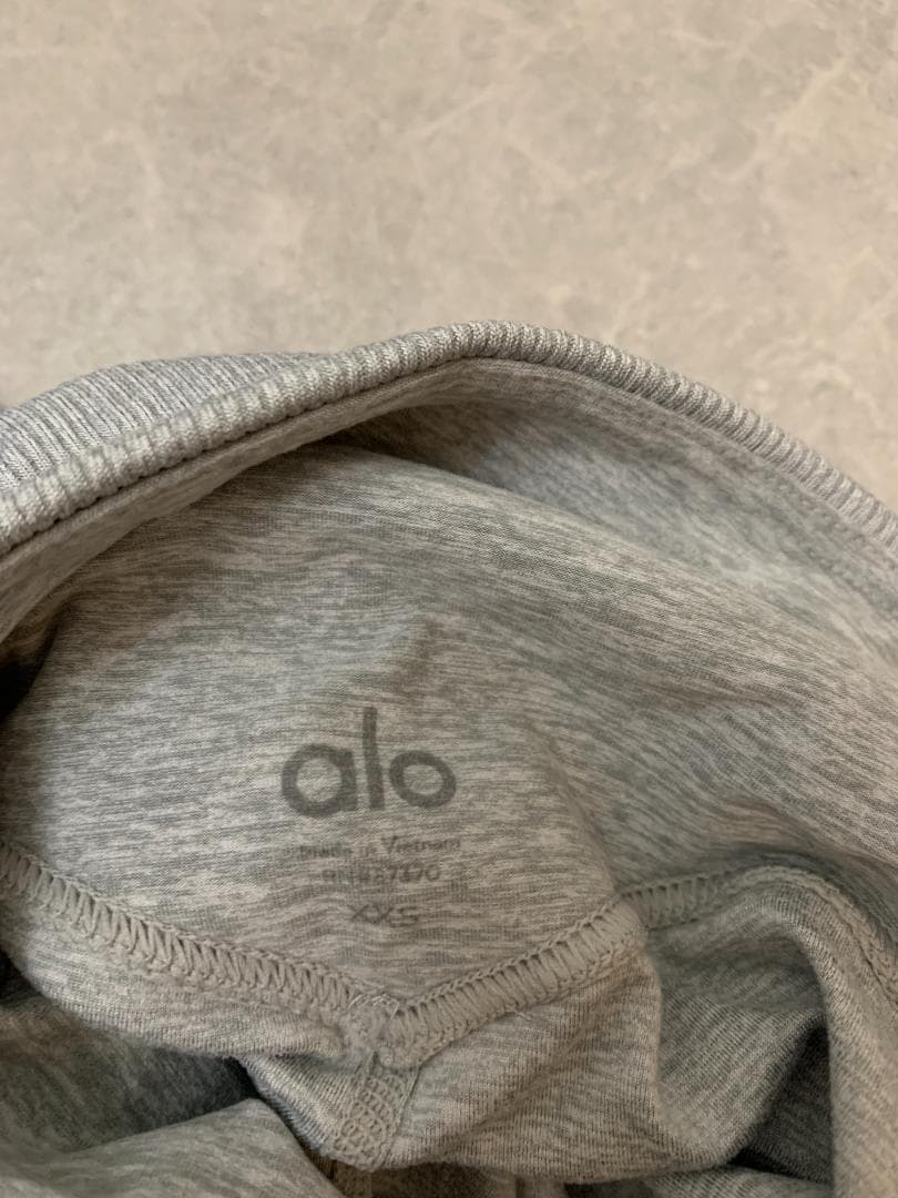 alo YOGA ハイウエストレギンス