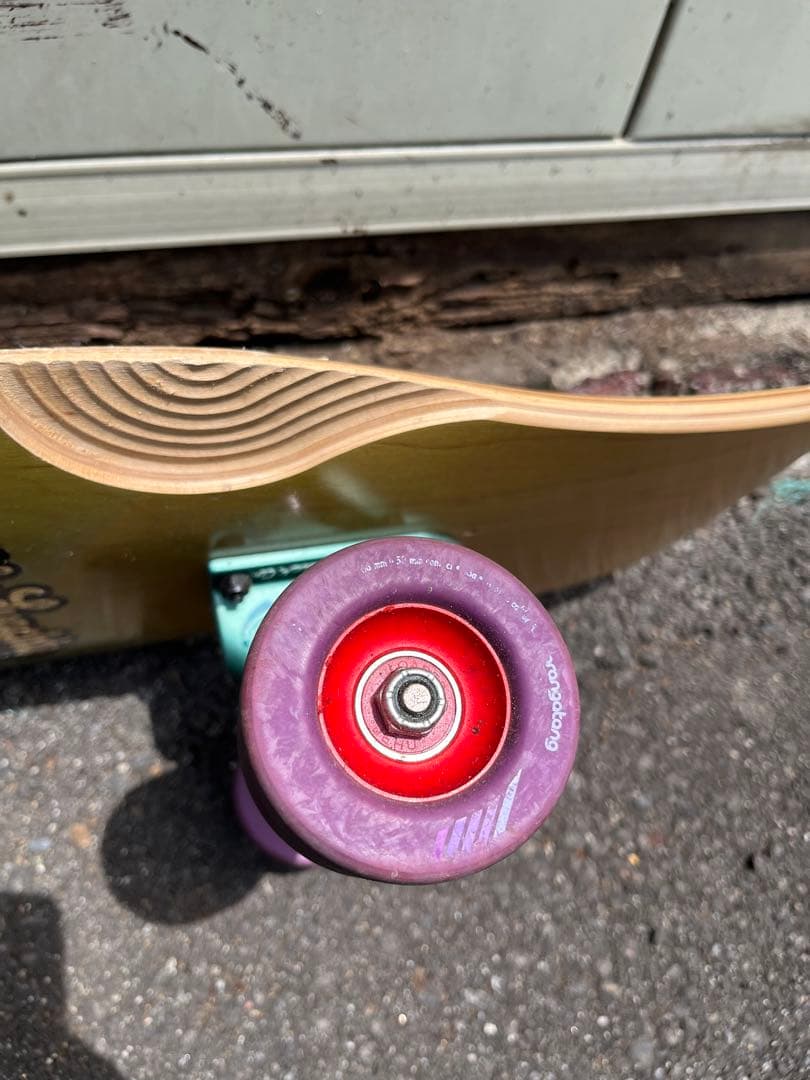 Landyachtz スケートボード　ダンシング
