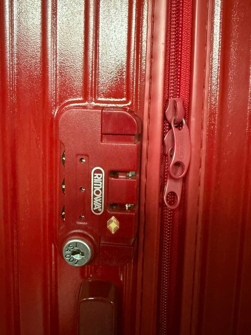 リモワ　スーツケース