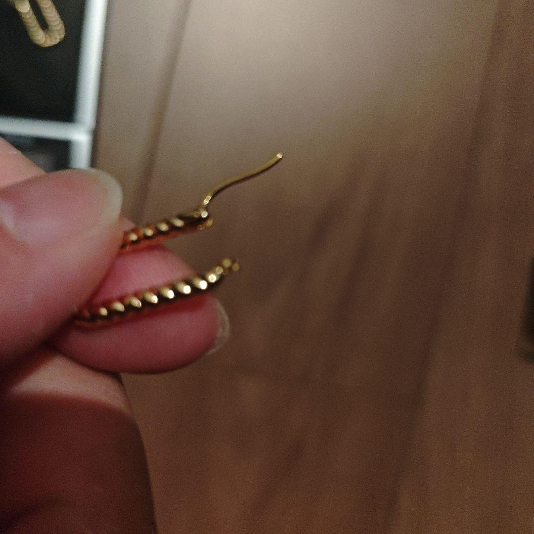 ゴールド フープ型 ねじれデザインピアス k18