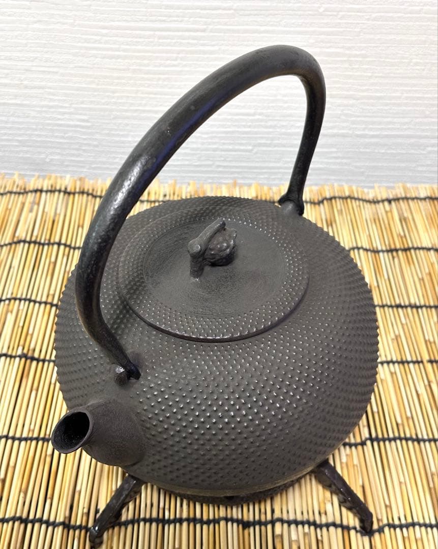 未使用、供箱付　南部秀山 佐藤 勝弘作　１５型アラレ　鉄瓶　南部鉄瓶　南部鉄器