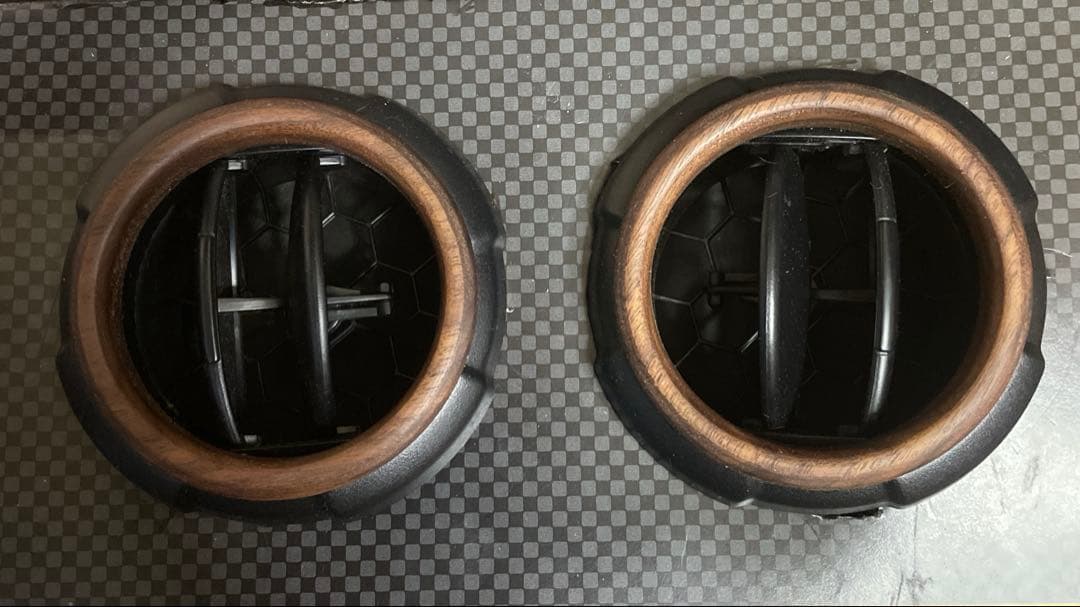 エリナ様用ウォルナット製エアコン、サイドルーバー、スタートボタン、給油口リング