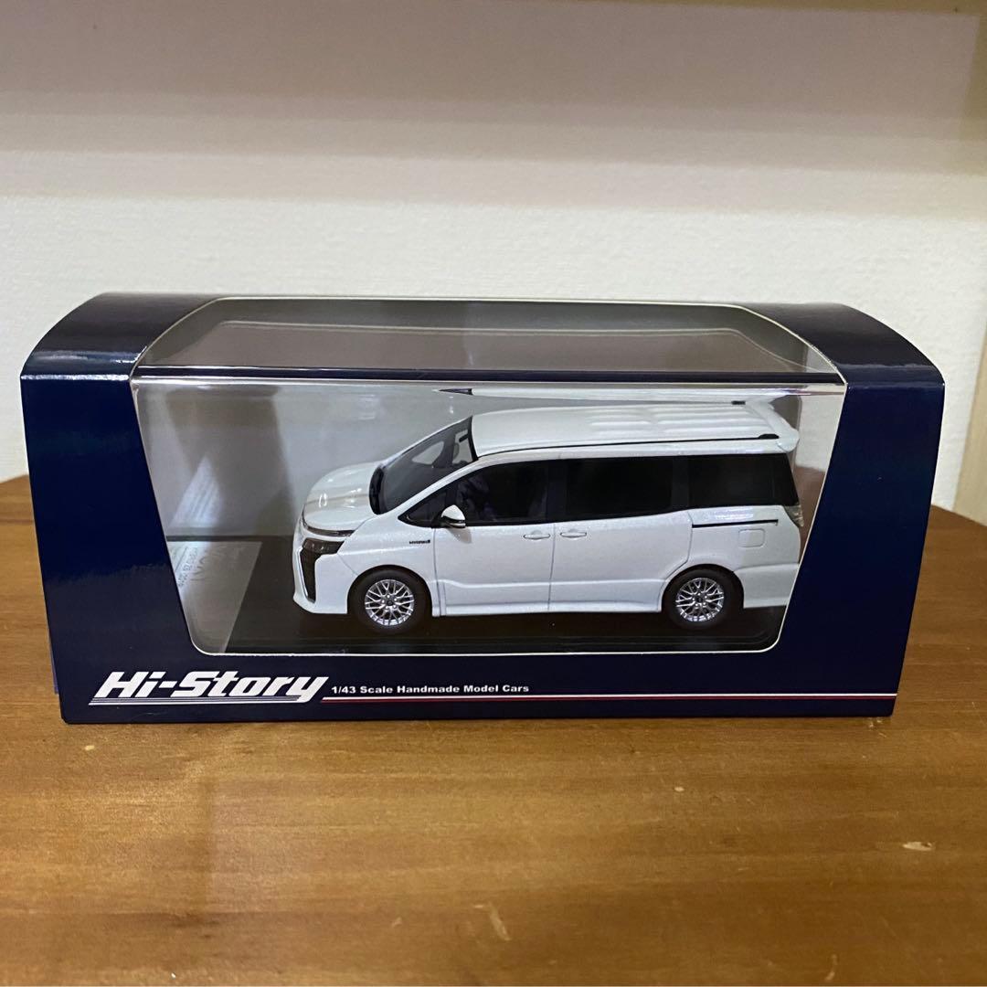 TOYOTA VOXY トヨタ ヴォクシー ミニカー 80系 ホワイト - メルカリ