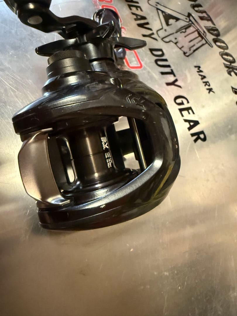 【バス釣り用品まとめ売り】リール、ルアー、ワーム大量セット　タックルボックス付き