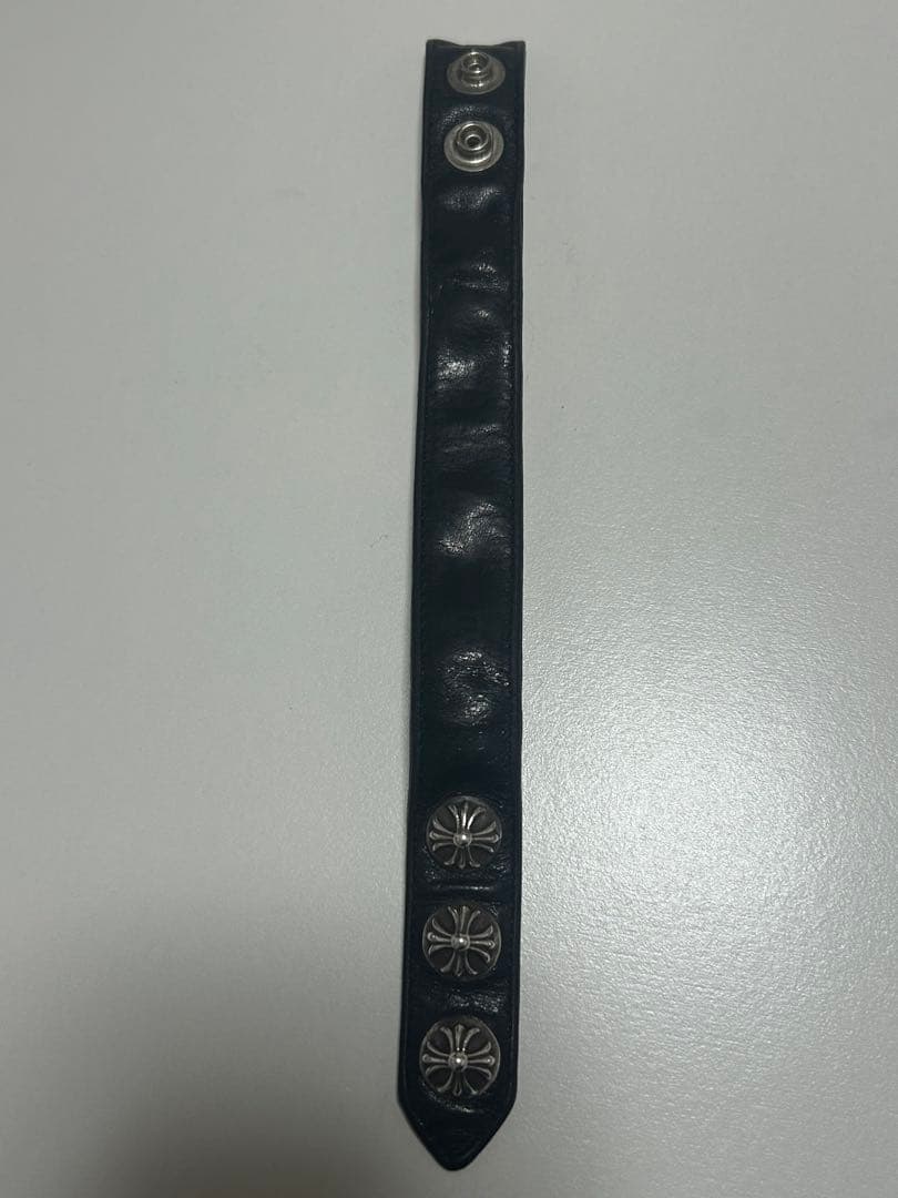 CHROME HEARTSクロムハーツ レザーブレスレット3ボタン2スナップ