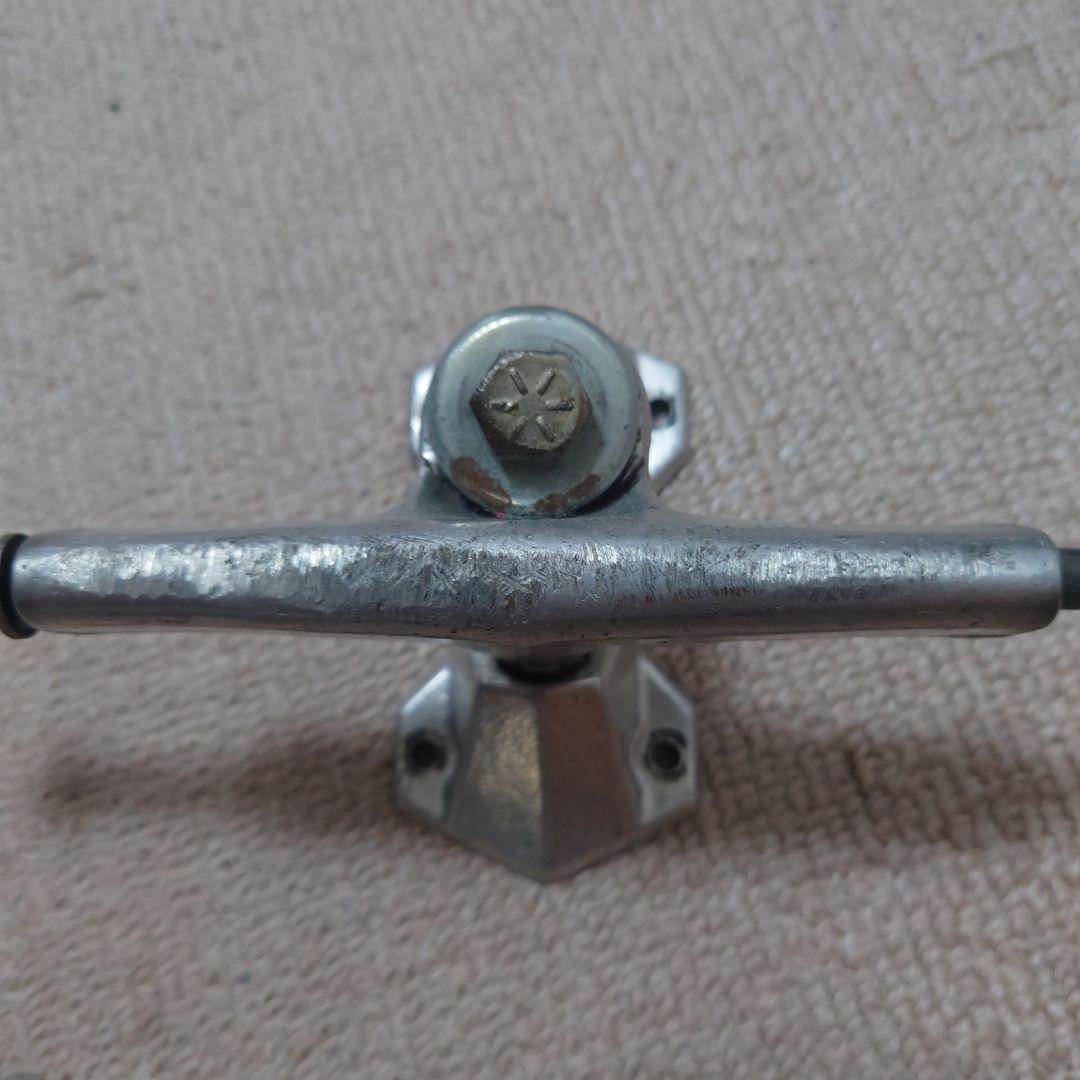 スケートボードトラック