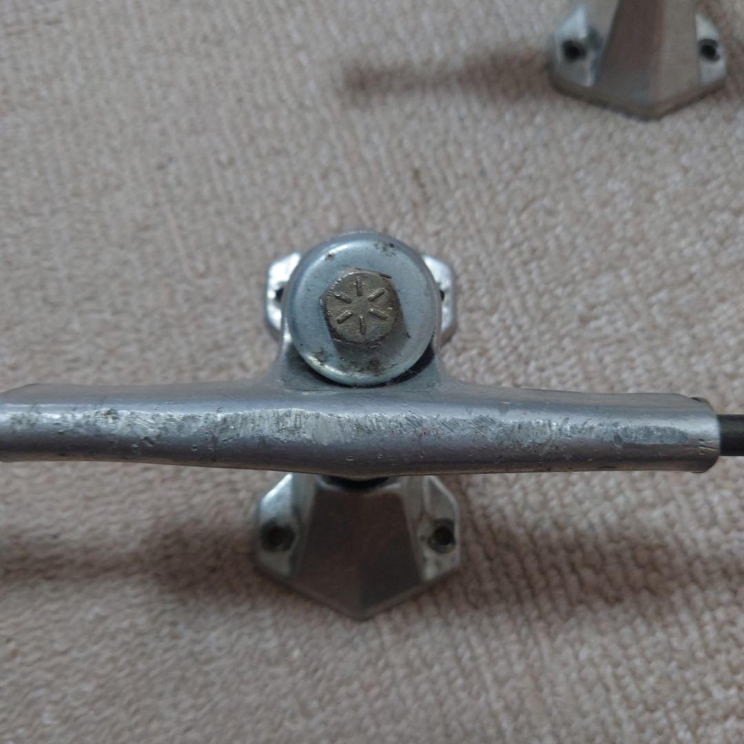 スケートボードトラック