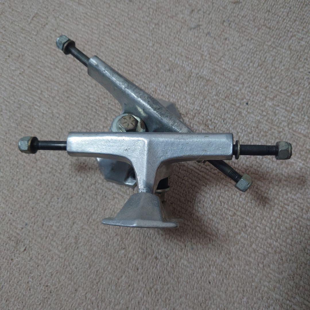 スケートボードトラック