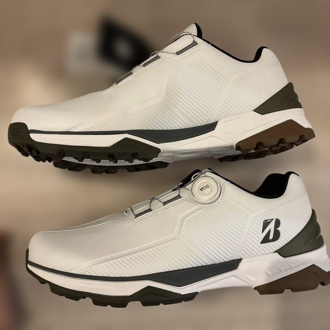 ブリヂストン ゼロ・スパイクバイターワイド　ホワイト×オリーブ （幅4E）