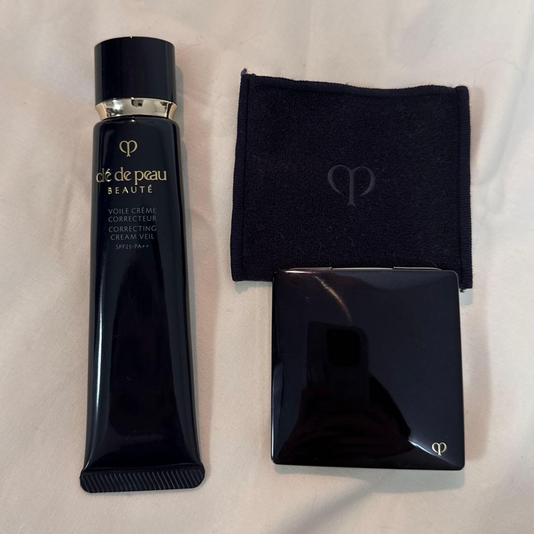 クレドポーボーテ　プードルコンパクトエサンシエルn・ヴォワールコレクチュールn