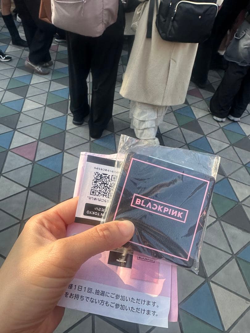 新品非売品】BLACKPINK オリジナル折り畳みミラー - メルカリ