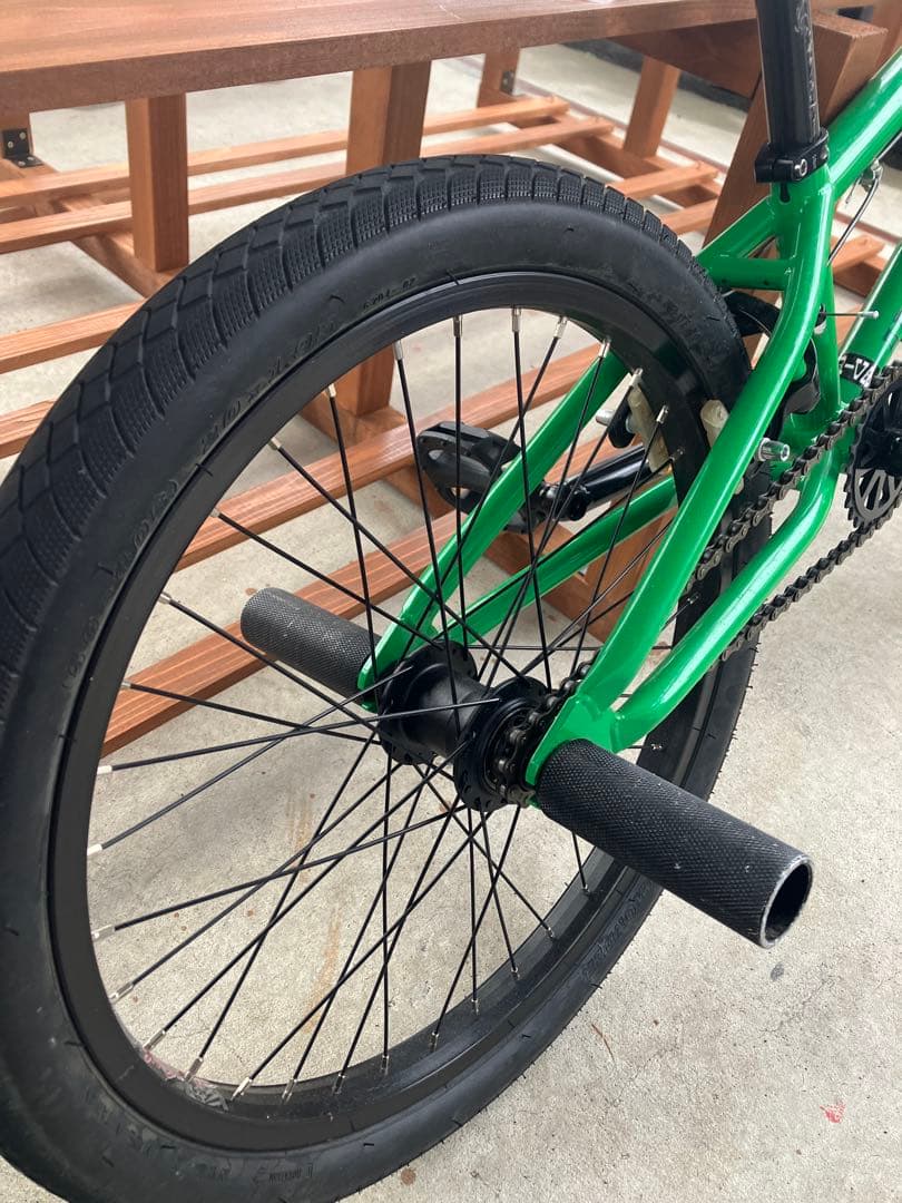 (送料無料)ARES BIKES APLUSグリーン