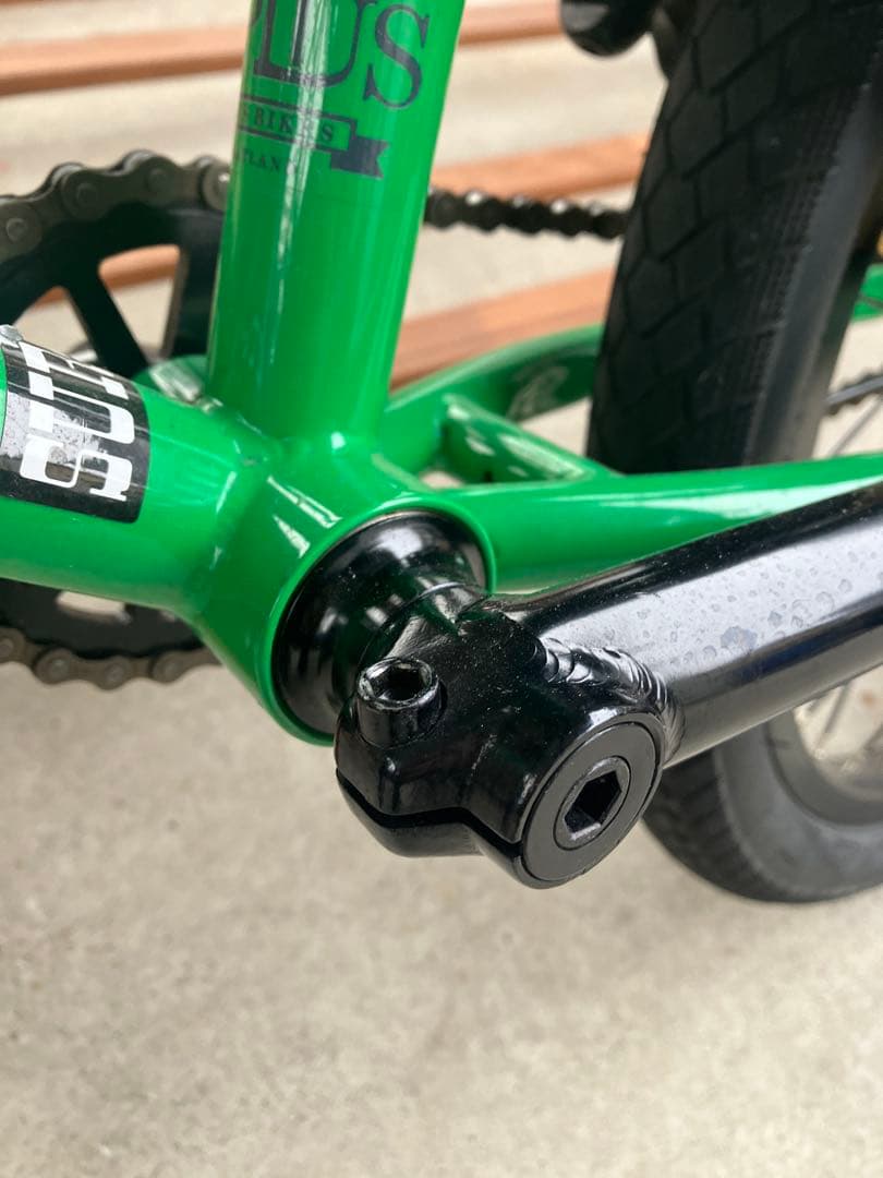 (送料無料)ARES BIKES APLUSグリーン