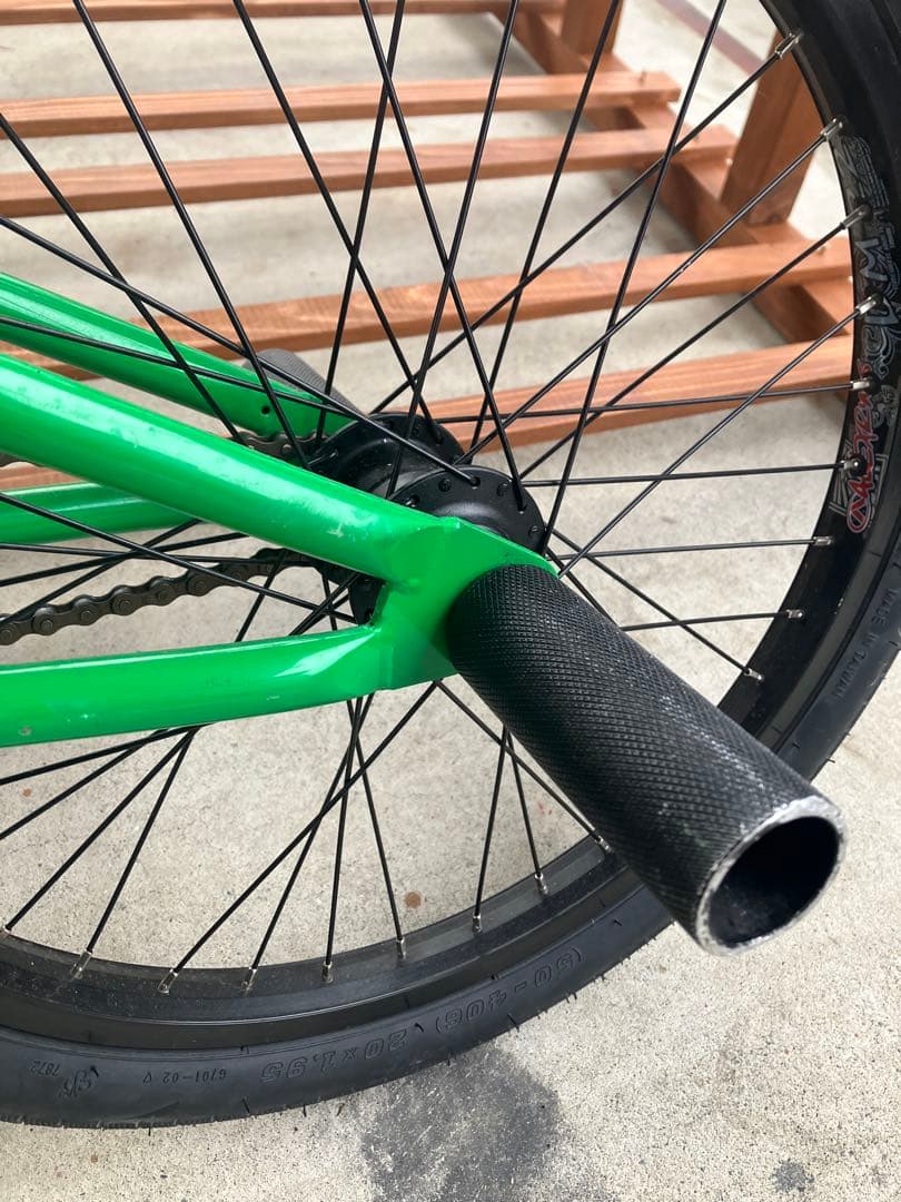 (送料無料)ARES BIKES APLUSグリーン