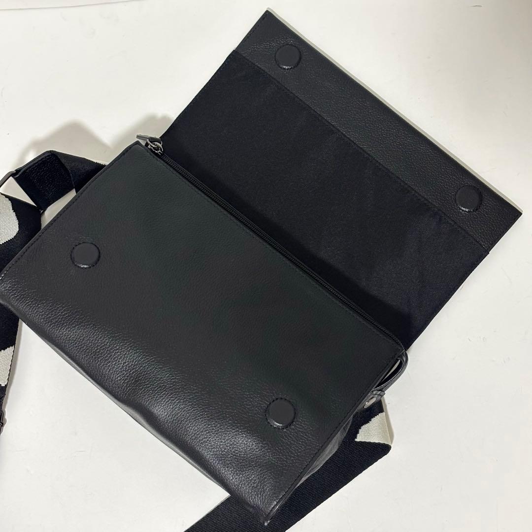 極美品 イアパピヨネ　ワイドテープショルダーバッグ　ボディバッグ　ダルメシアン