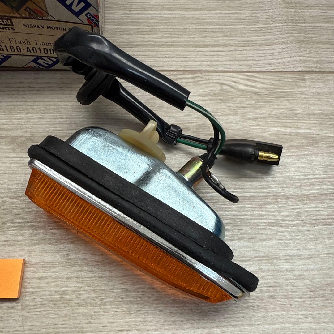 ペ*シ様 （9）Nissan Side Flash Lamp 26160-A01