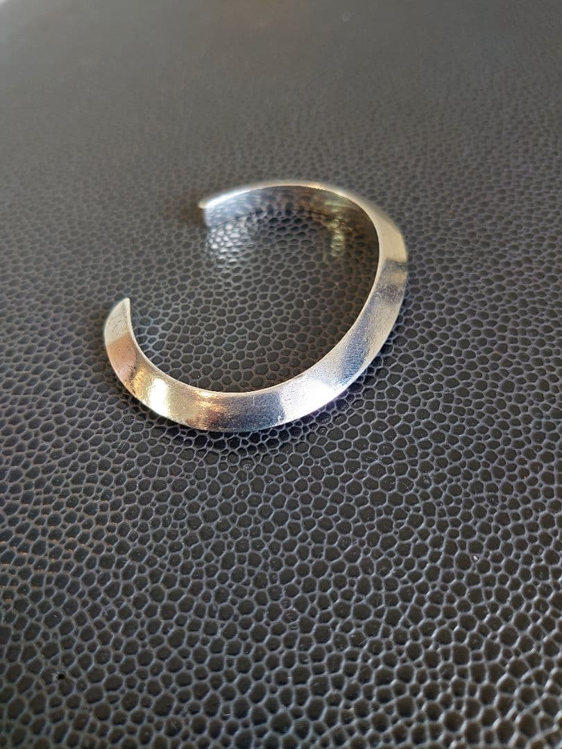 ファンタスティックマン トライアングル バングル