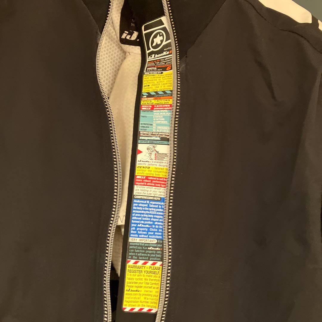 ASSOS R&D EXILE サイクルジャケット ブラック/ホワイト