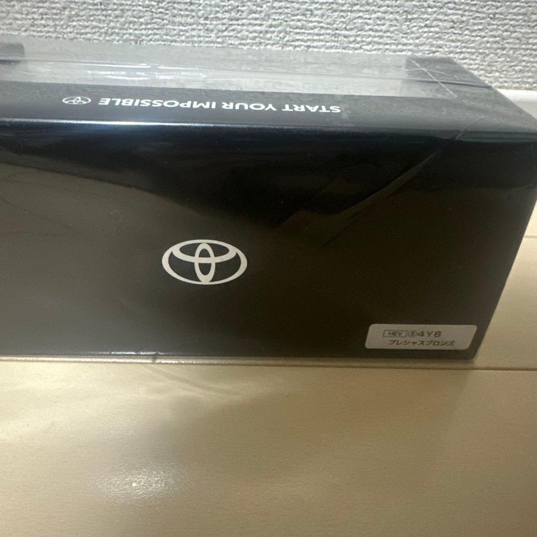 トヨタ CROWN SPORT 1/30 ミニカー 。