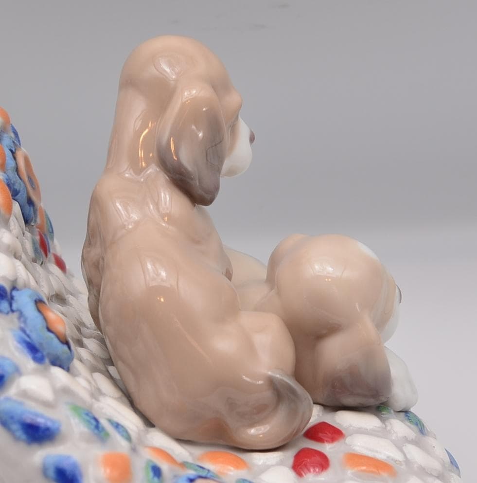 バルセロナの街角／内気な入浴犬　リヤドロ　２体おまとめ　光沢仕上げ　ご成約済み