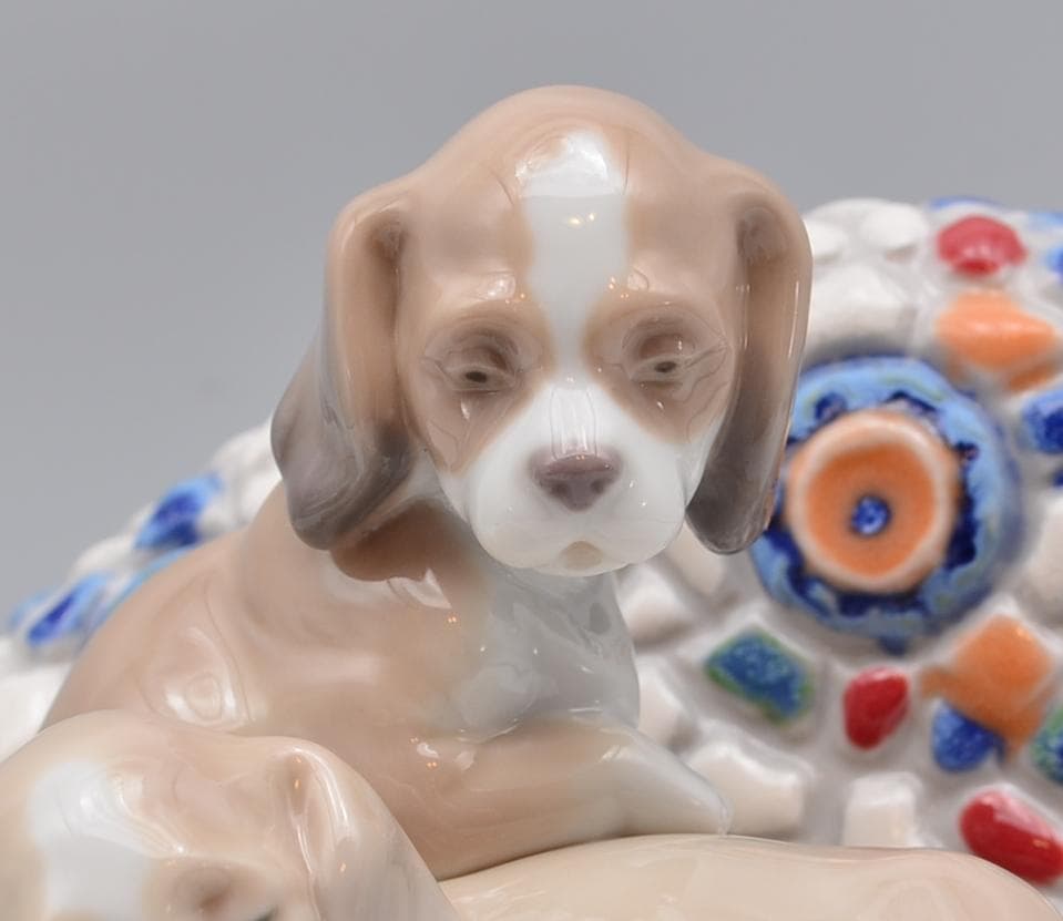 バルセロナの街角／内気な入浴犬　リヤドロ　２体おまとめ　光沢仕上げ　ご成約済み