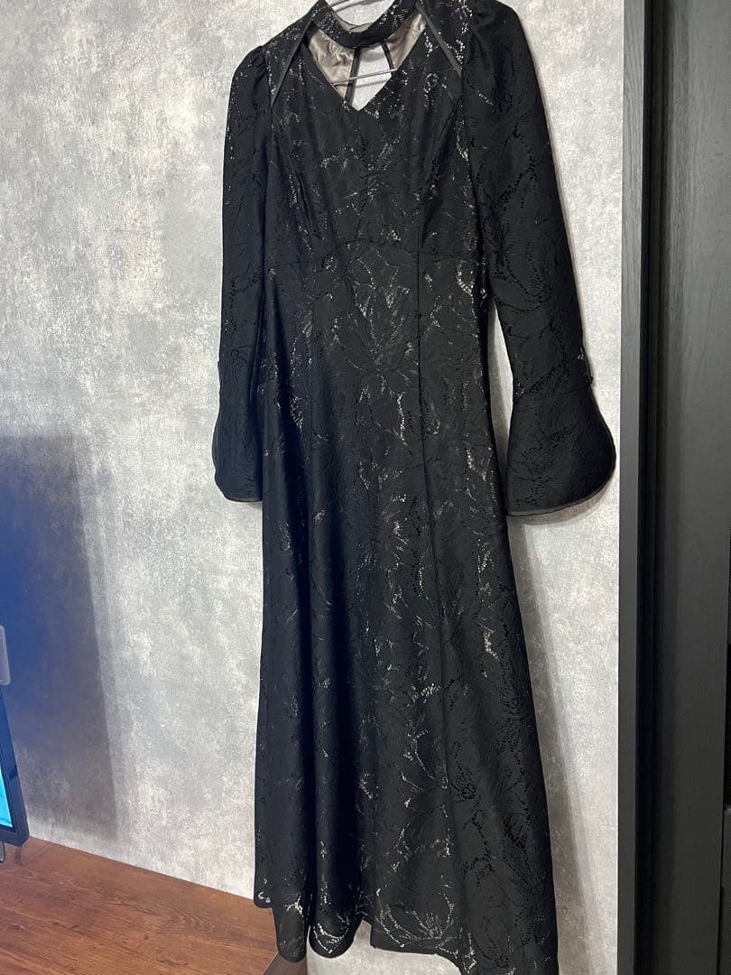 ＊試着のみの美品＊niana レース バックオープン ティアドロップ ワンピース