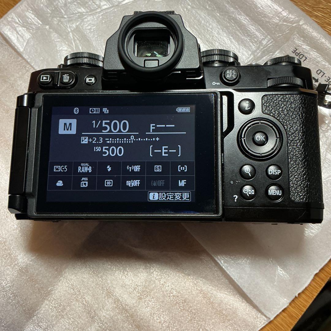 Nikon Z fc ミラーレスカメラ 28mmレンズ付き