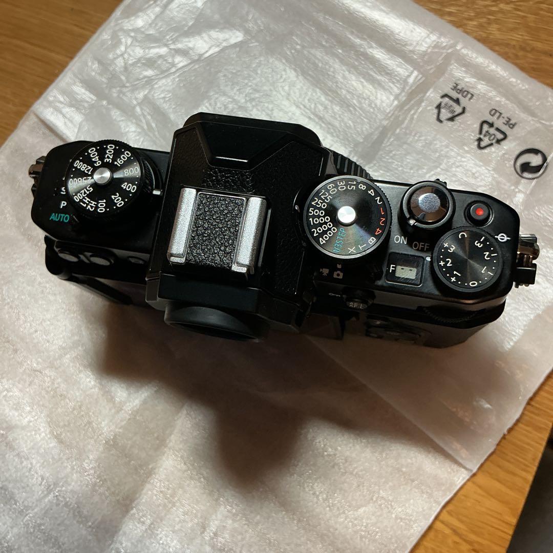 Nikon Z fc ミラーレスカメラ 28mmレンズ付き