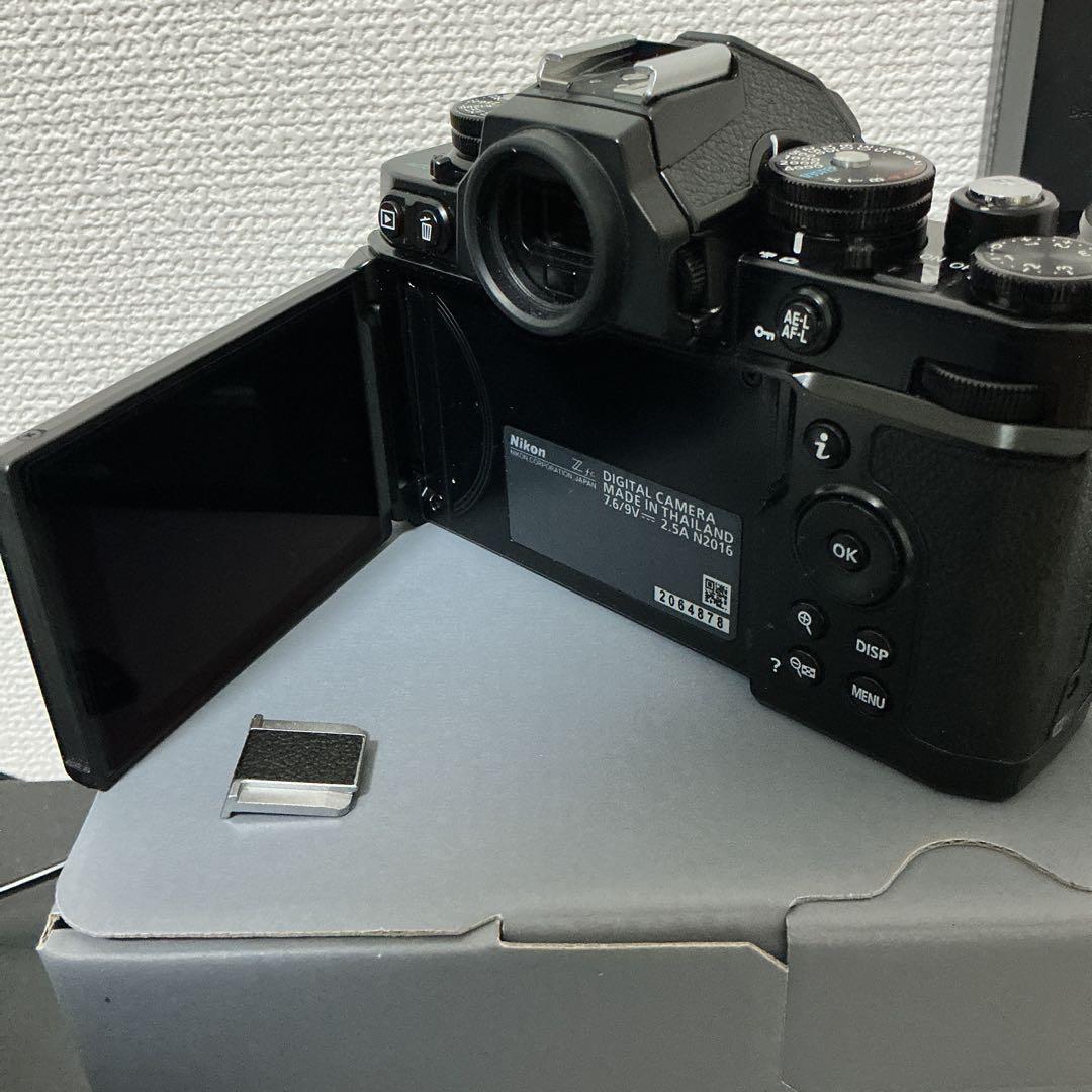 Nikon Z fc ミラーレスカメラ 28mmレンズ付き