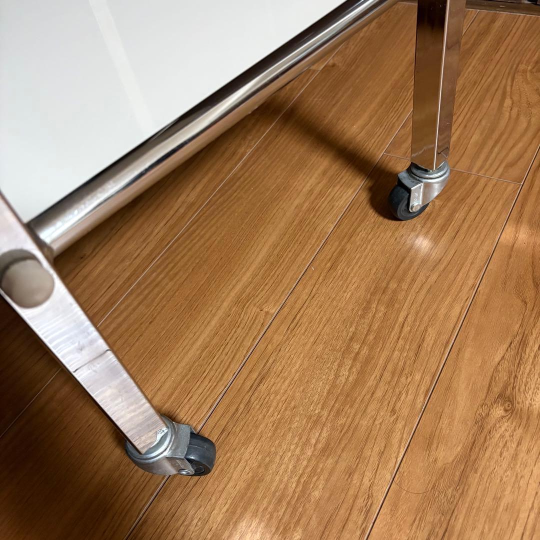 美品　高田ベッド　ワーゴンキャスター付　院内設備　医療用　収納　2段式　日本製