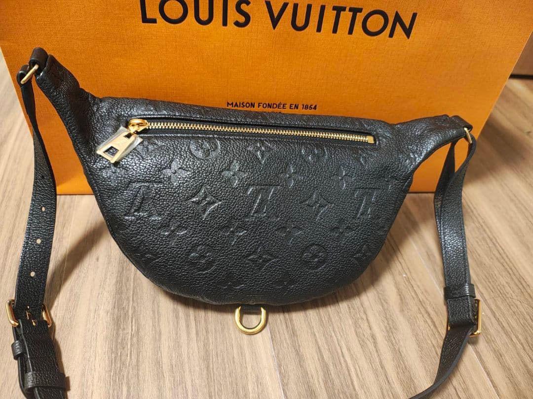 LOUIS VUITTON ボディバッグ・ウエストポーチ ブラック
