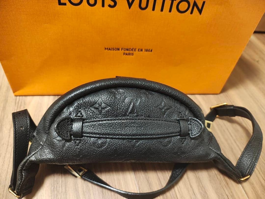 LOUIS VUITTON ボディバッグ・ウエストポーチ ブラック