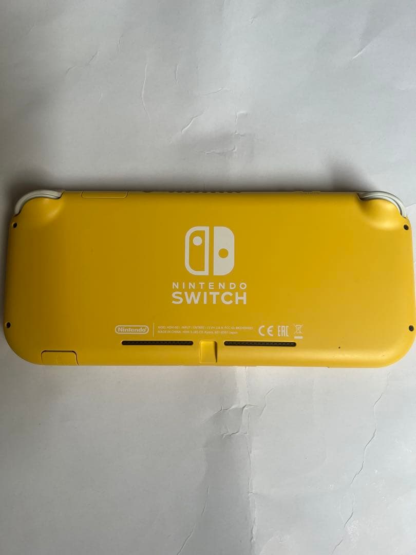 ニンテンドースイッチ ライト イエロー　本体