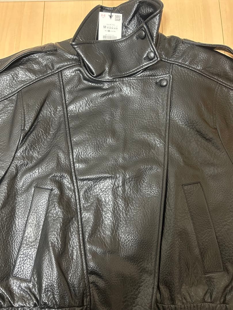 ZARA フェイクレザージャケット　Mサイズ　ブラック色　完売商品　タグ付き新品