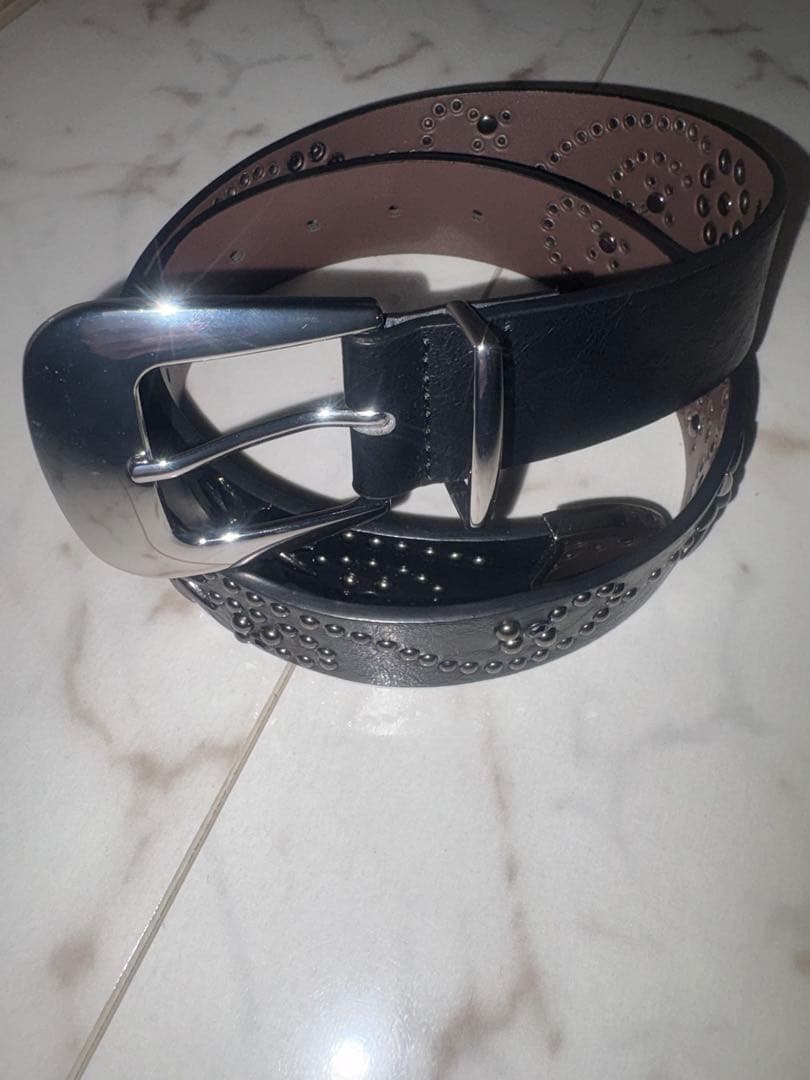 装飾付き黒ベルト
