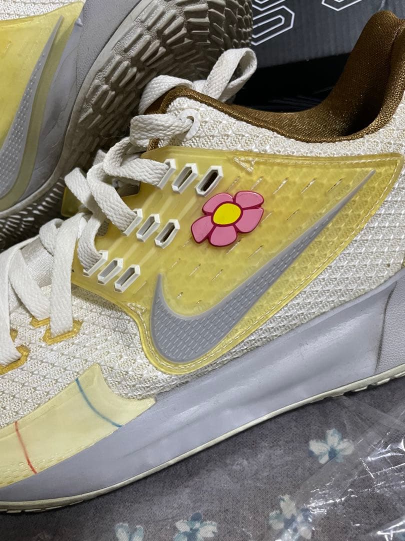 激レア！Nike Kyrie low2 スポンジボブコラボ サンディーver
