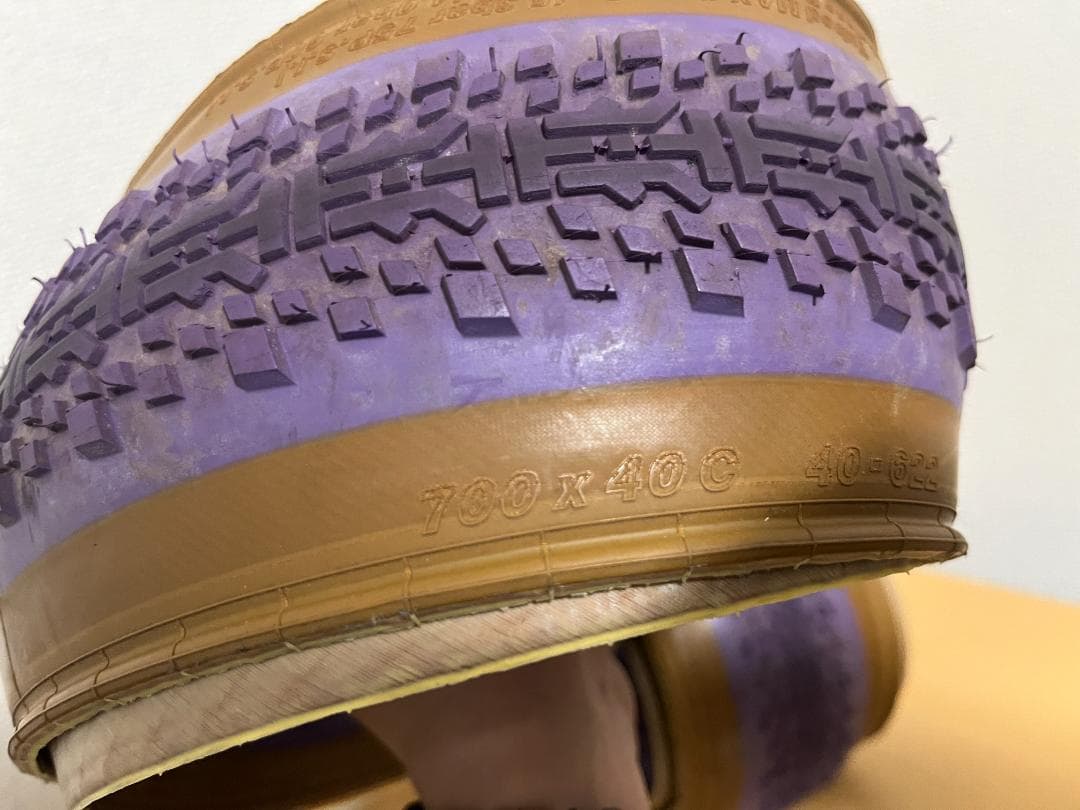GRAVEL KING X１ LTD 700×40C　パープル　サイドタンカラー