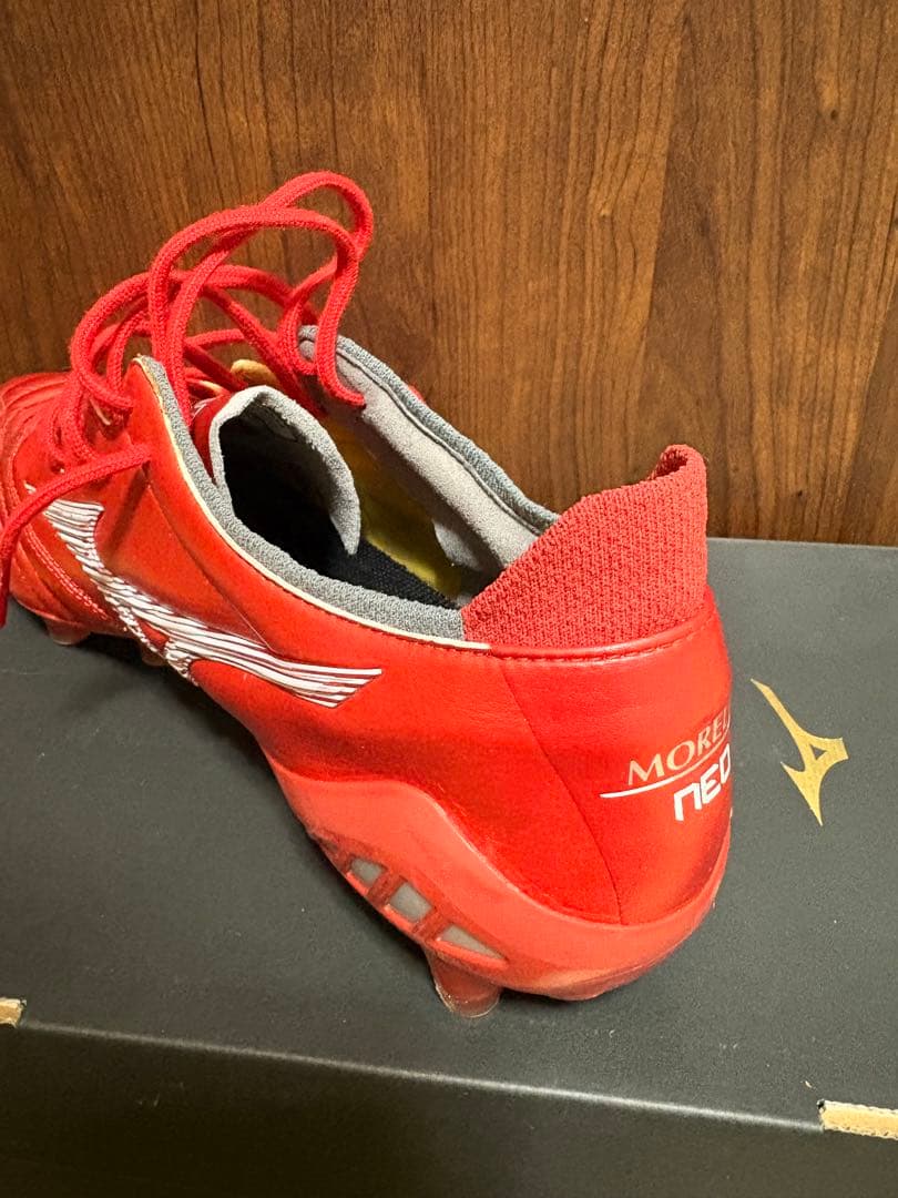 Mizuno Morelia NEO III サッカーシューズ レッド