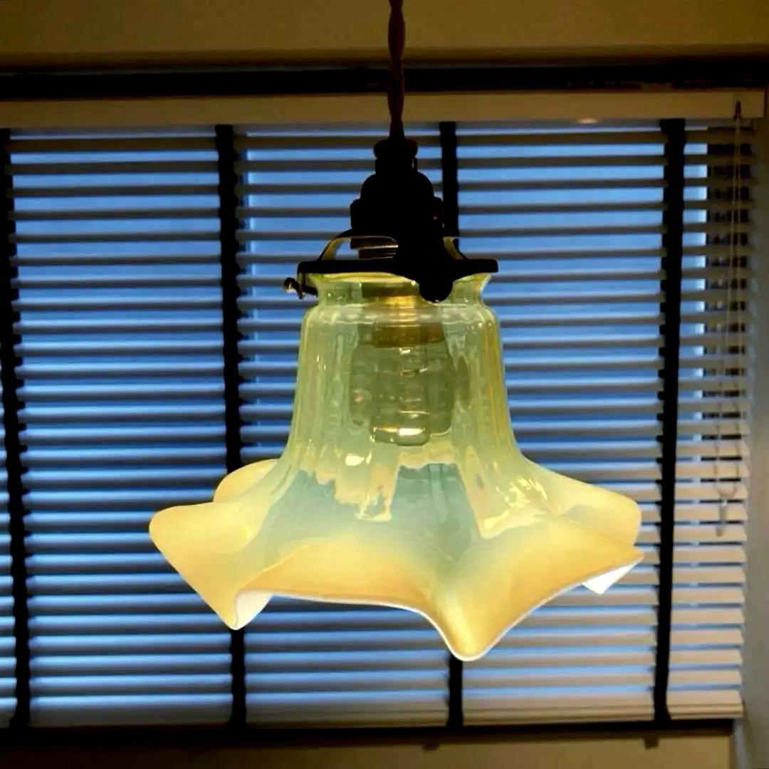 ヴァセリン（ウラン）　イギリス　1920年　ランプシェード　ガラス　アンティーク