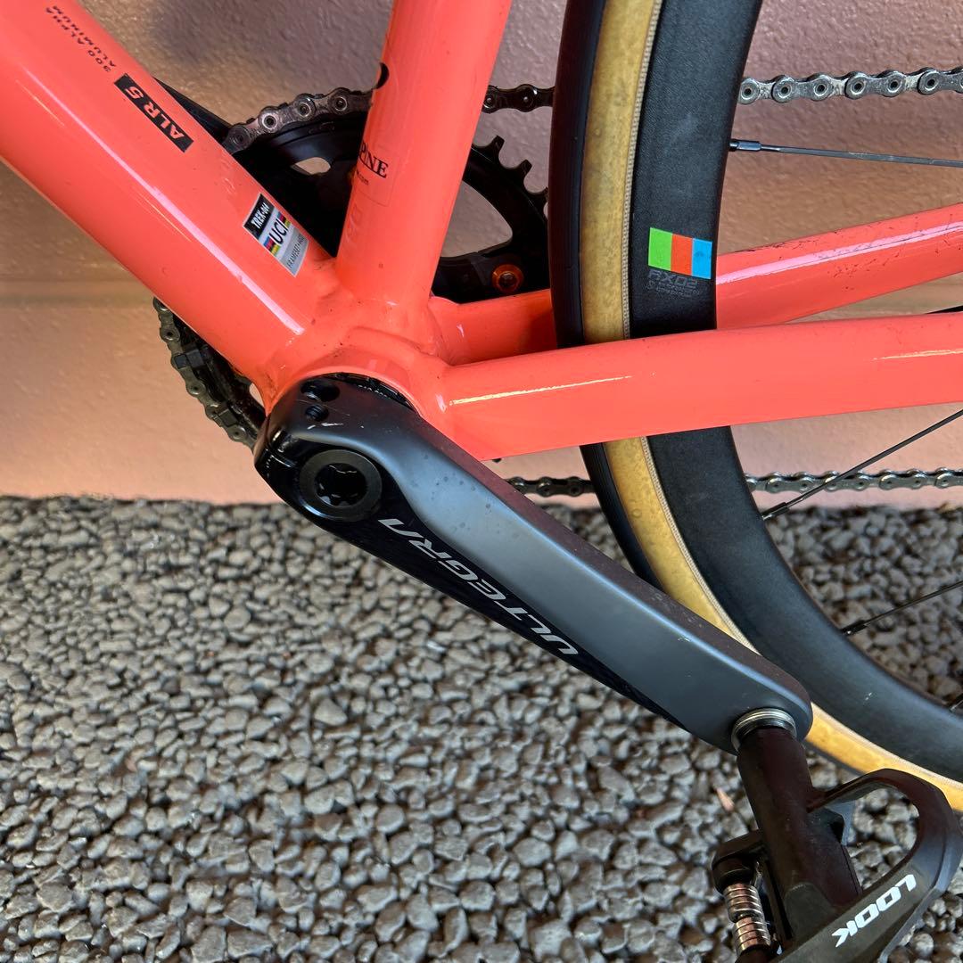 TREK EMONDA ALR 5 56サイズ　ホイール純正