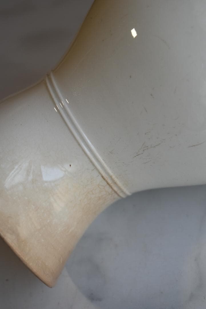 19世紀末サルグミンヌ　儚く美的な白ピシェ