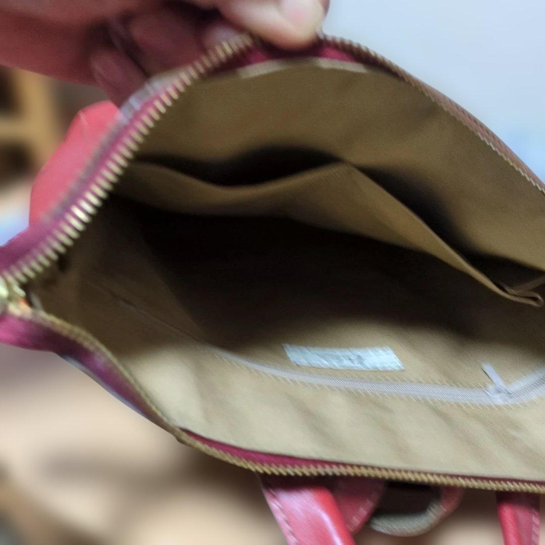 成人の日 おめでとうセール！Dakotaのレザーの赤いリュック