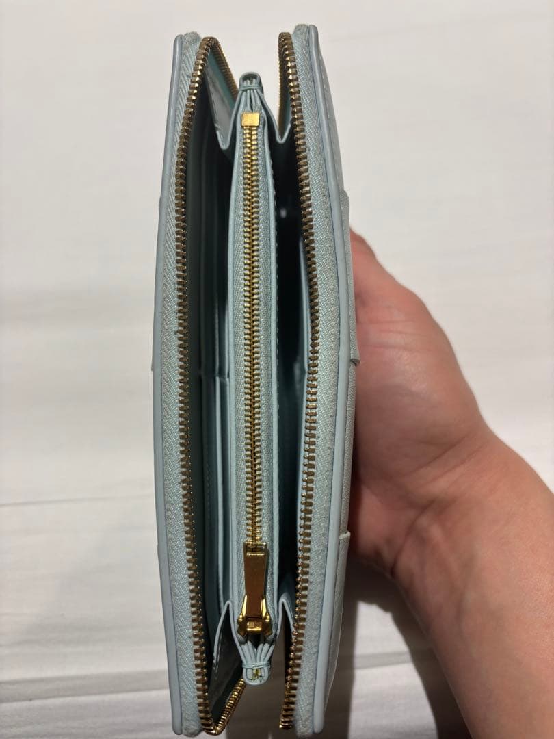 美品ボッテガヴェネタ　カセット長財布 水色