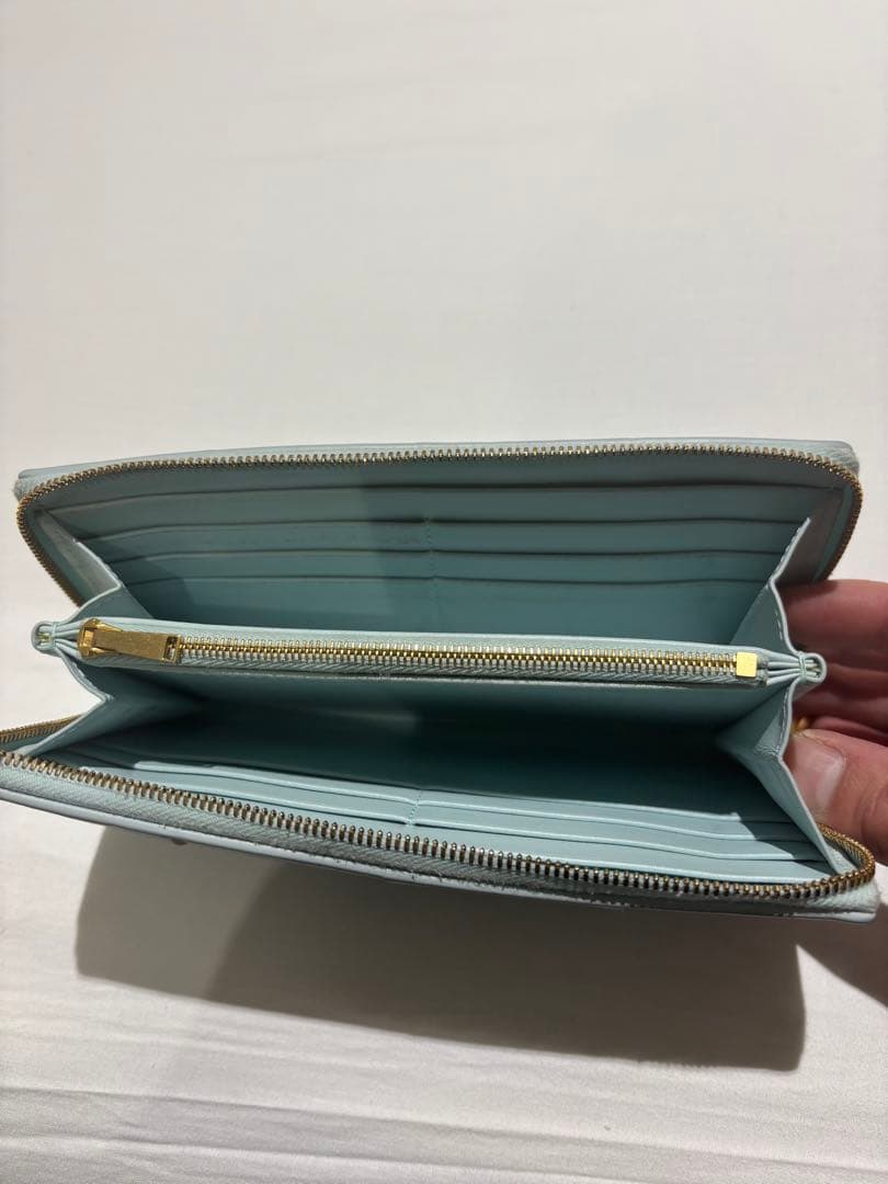 美品ボッテガヴェネタ　カセット長財布 水色