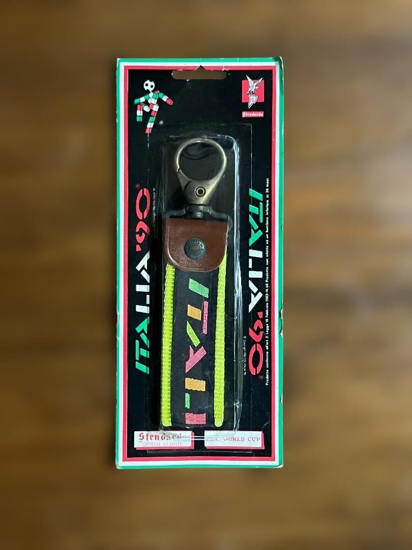 FIFAワールドカップ1990 イタリア 公式記念キーホルダー【未開封・レア