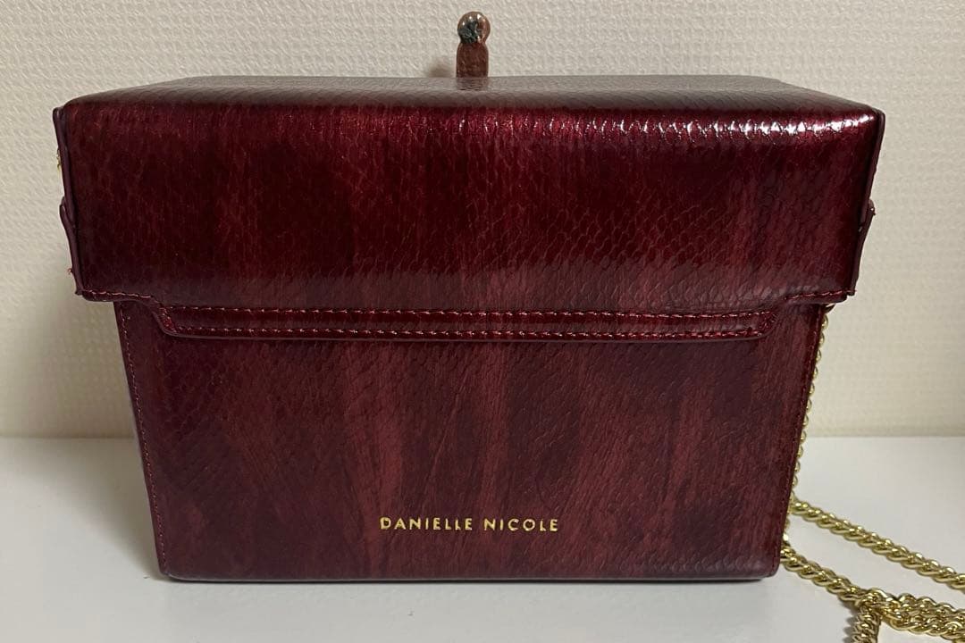 DANIELLE NICOLE 白雪姫 バッグ 心臓箱 - メルカリ
