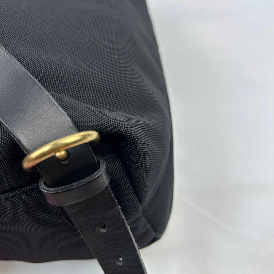 【超美品】イルビゾンテ　リュック　バックパック　レザー　ナイロン　黒　ロゴ型押し