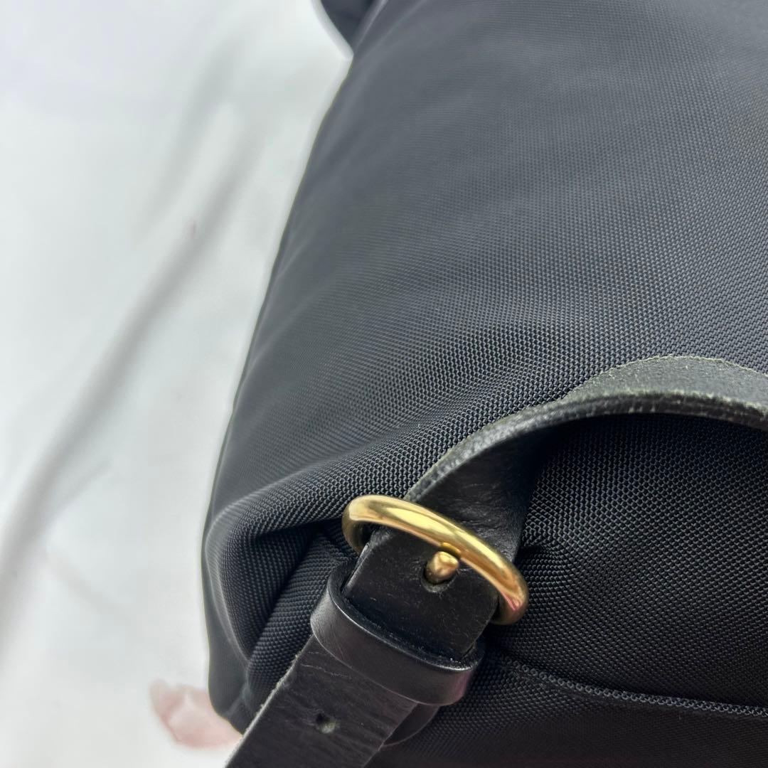 【超美品】イルビゾンテ　リュック　バックパック　レザー　ナイロン　黒　ロゴ型押し