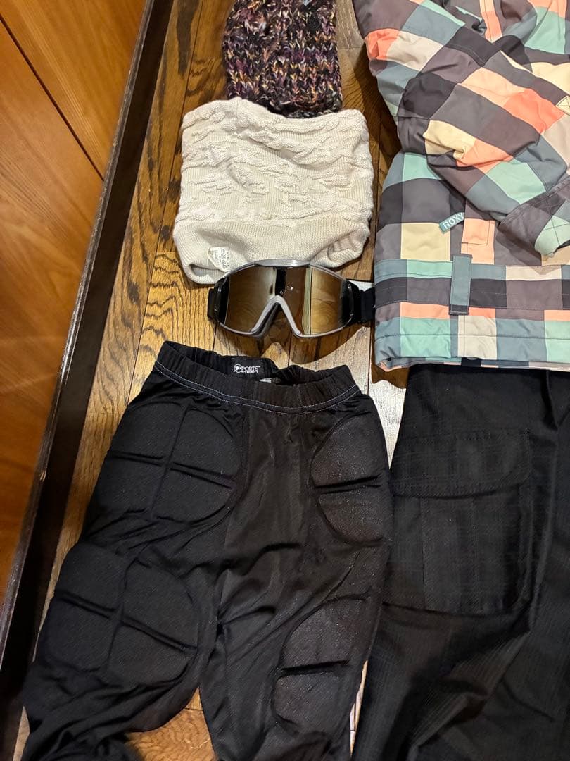 ロキシー　ROXY ボードウェア　未使用　Ｌ　レディース　プロテクター　ゴーグル