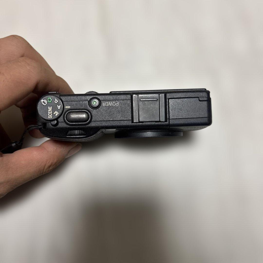 RICOH コンパクトデジタルカメラ F2.4